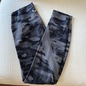 Violate the Dresscode leggings